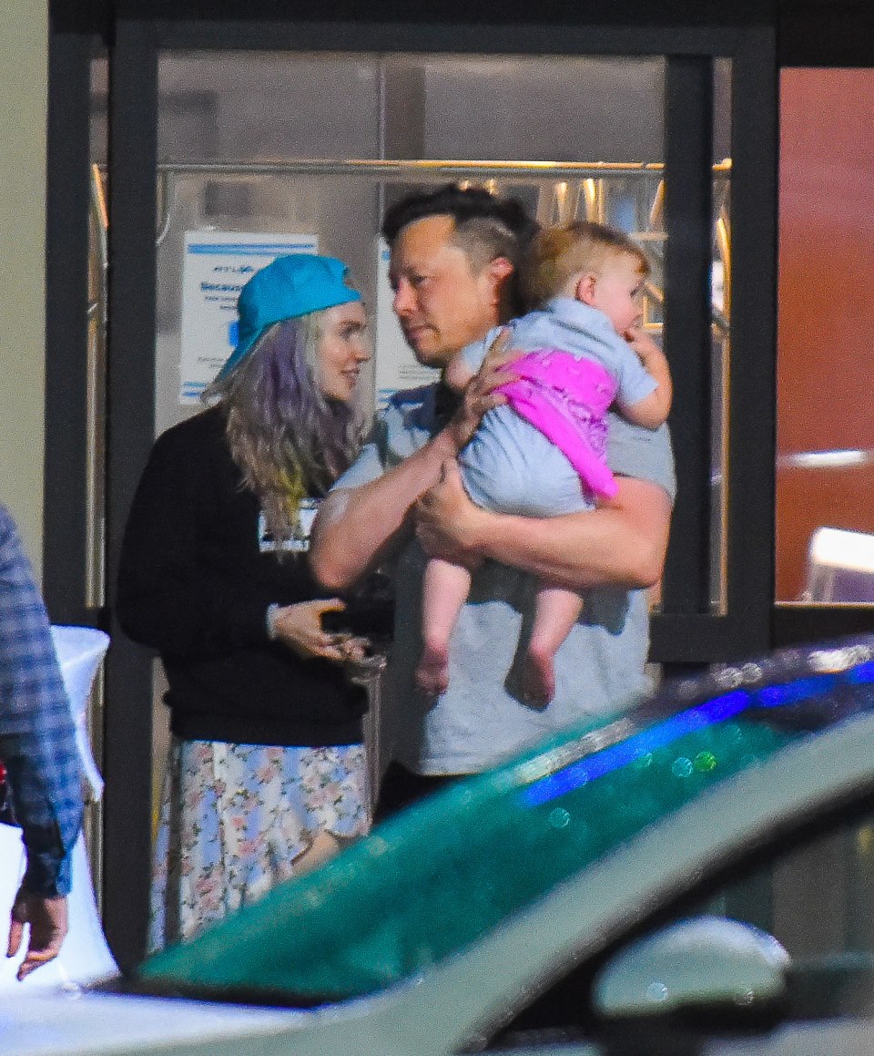 Elon Musk i Grimes.jpeg