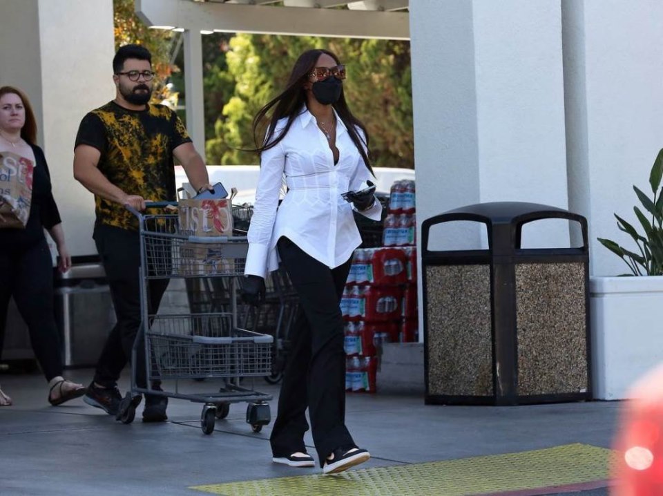 Naomi Campbell pozirala s kćeri i nepoznatim muškarcem