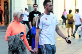 Zsa Zsa pokazala dečka čiji brat blizanac ljubi drugu pjevačicu