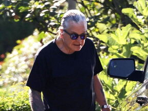 Ozzy Osbourne je neprepoznatljiv i nepokretan