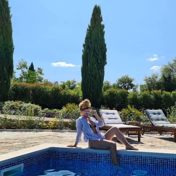 Maja Ćustić na ljetovanju pokazala fit liniju