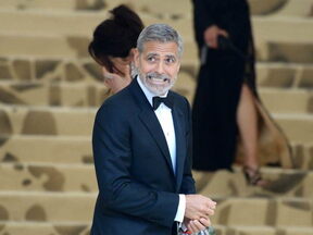George Clooney i Amal čekaju blizance