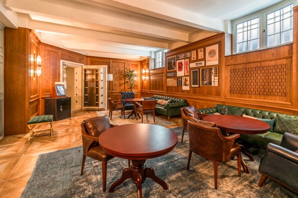 Capital Bar-1