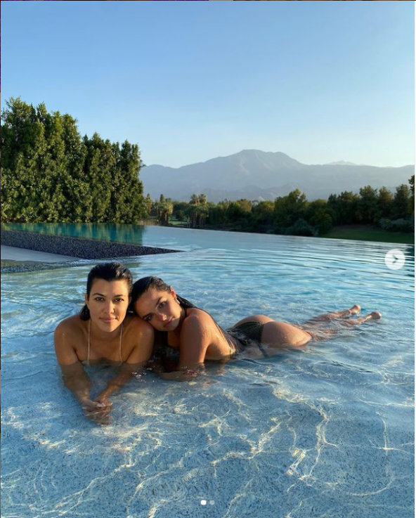 Kourtney Kardashian i Addison Rae