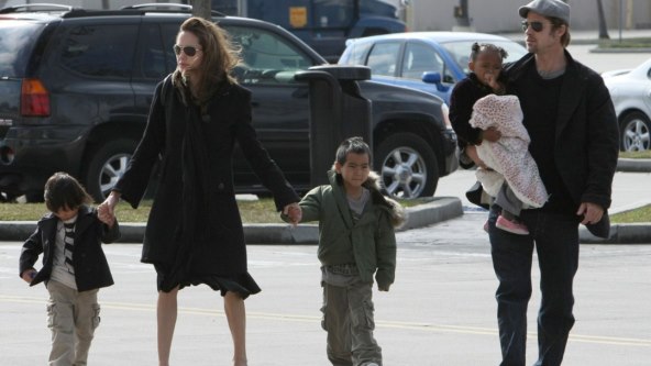 Angelina Jolie i Brad Pitt s djecom