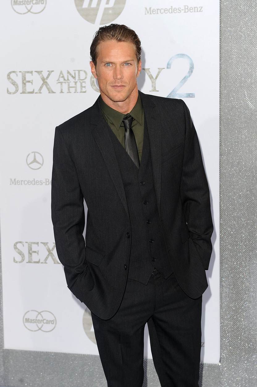 Jason Lewis