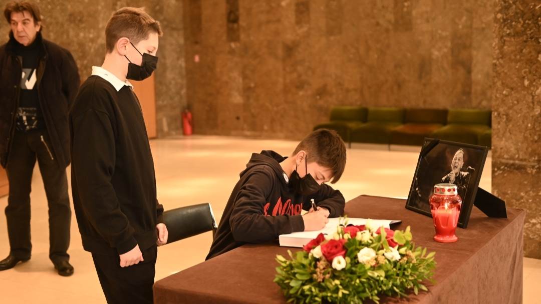 Sinovi Kristijana Rahimovskog na komemoraciji djeda Akija Rahimovskog