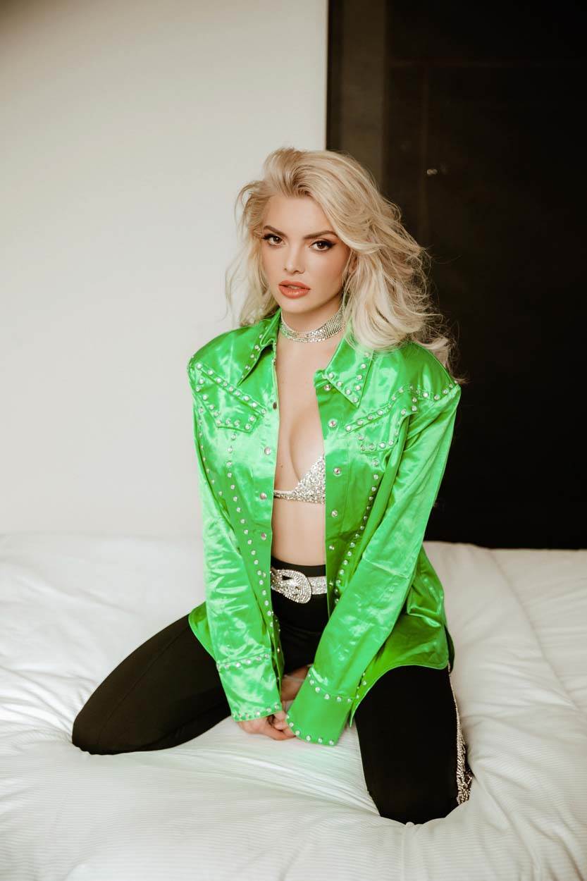 Ella Dvornik