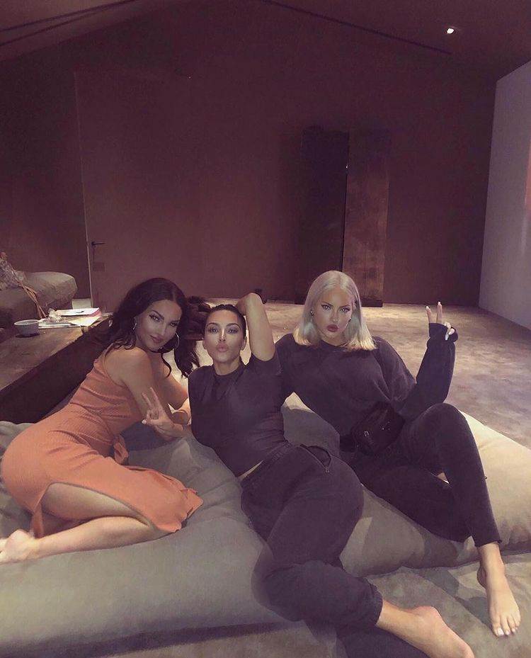 Kim Kardashian, Natalie Halcro i Olivia Pierson