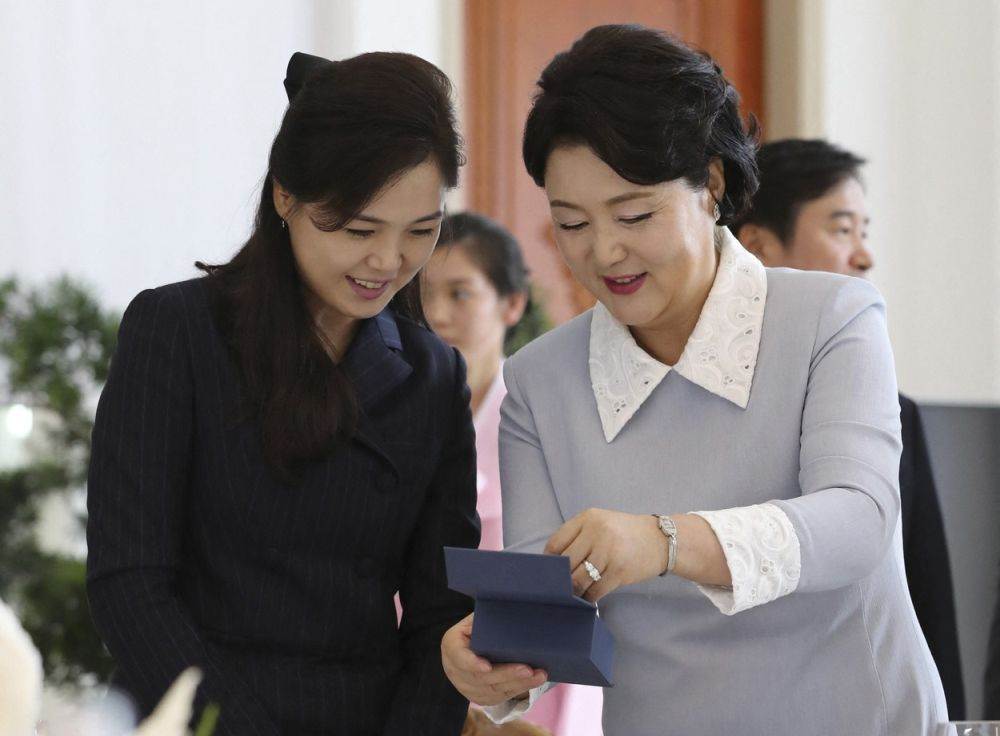 Kim Jong un i Ri Sol ju u braku su od 2012.
