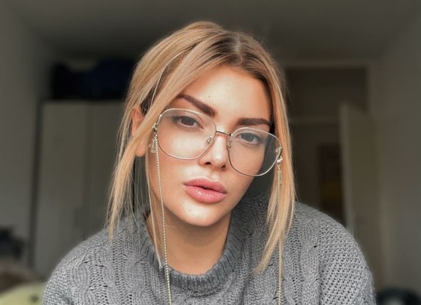 Ella Dvornik je poznata hrvatska influencerica