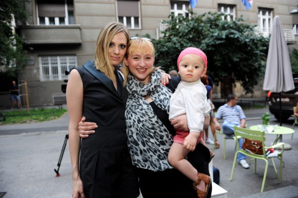 Jelena Popović Volarić s dečkima predstavila 'Tatine curice'