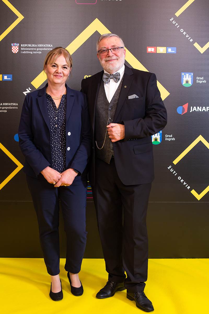 Branka Bakšić Mitić, dogradonačelnica grada Gline i predsjednica Humanitarne udruge Ljudi za ljude s Hrvojem Prćićem, glavnim urednikom National Geographica Hrvatska