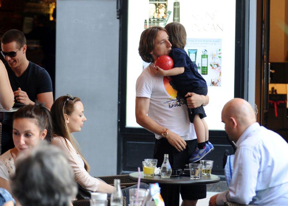 Luka Modrić i Vanja Modrić na kavi