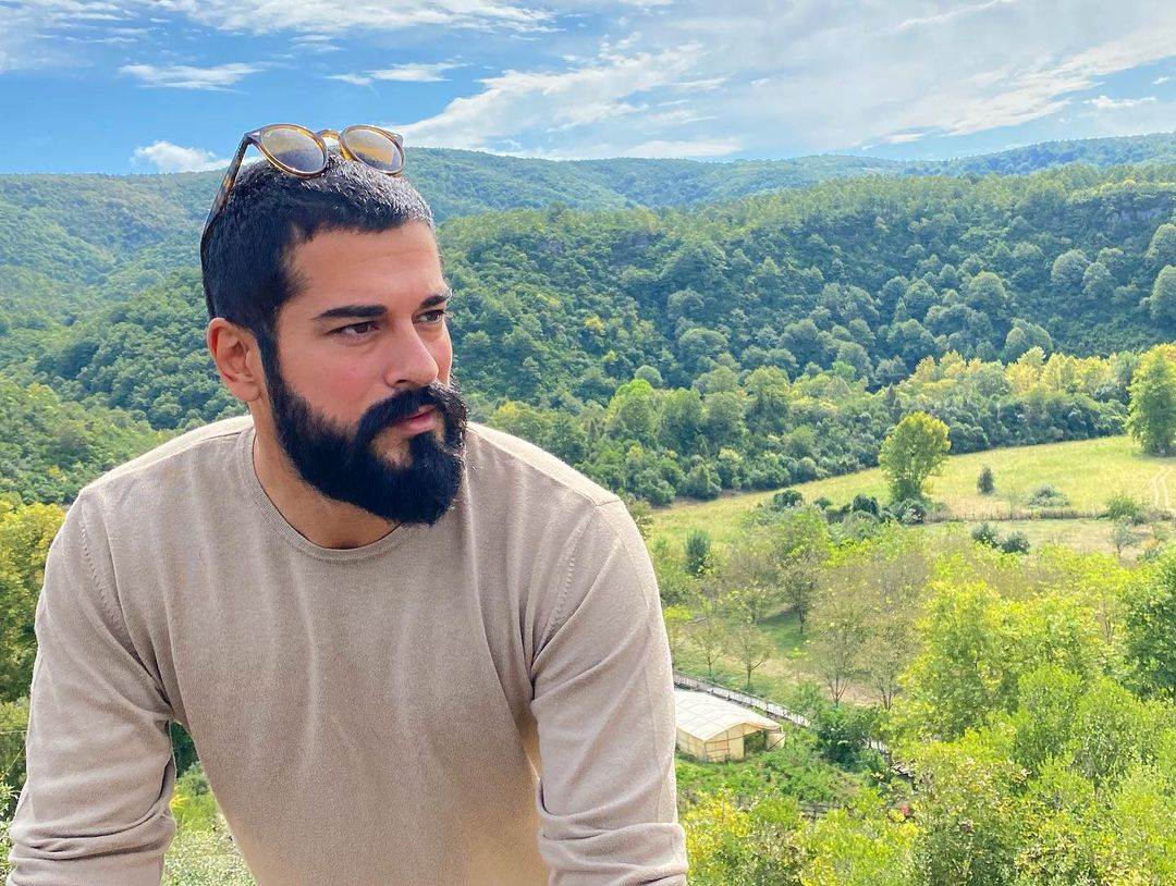 Burak Ozcivit u prirodi