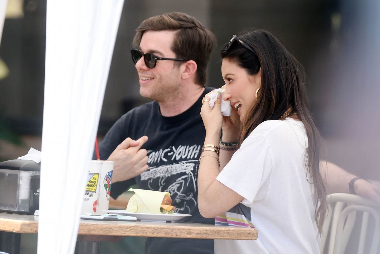 Olivia Munn i John Mulaney zajedno su dobili prvog sina