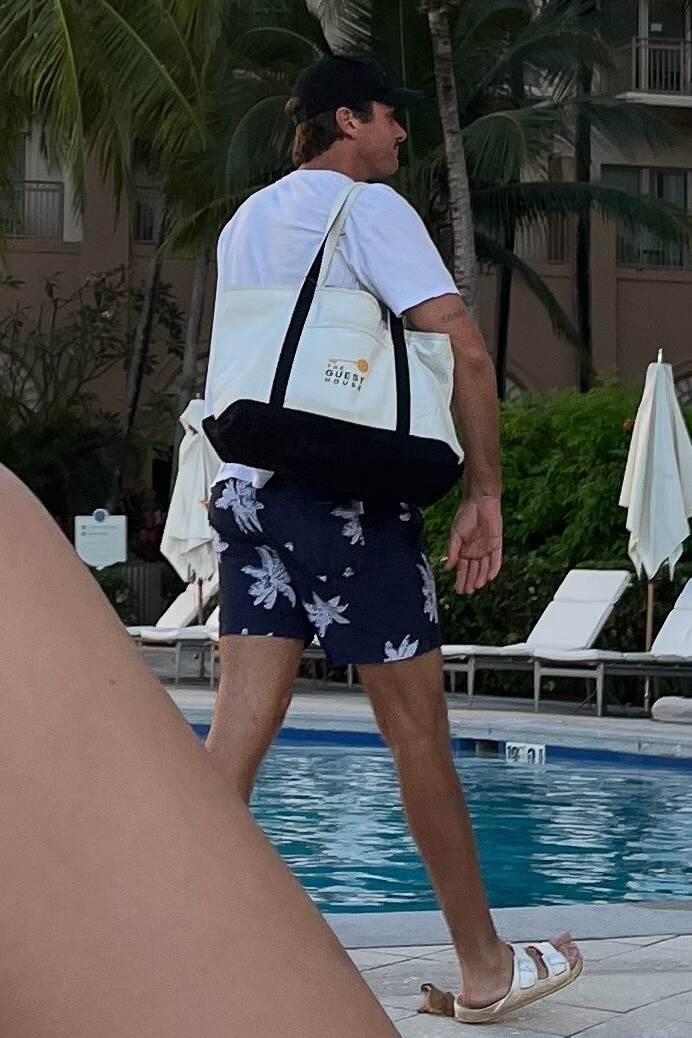 Armie Hammer na odmoru s djecom na Kajmanskim otocima