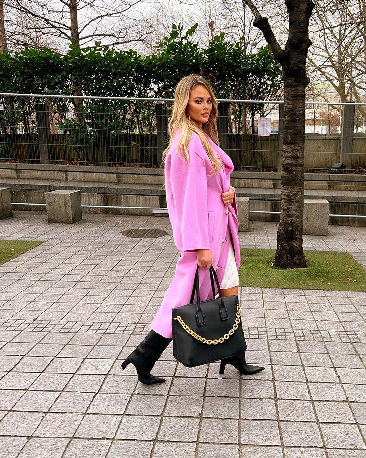 Chrissy Teigen sve više sliči Khloe Kardashian.