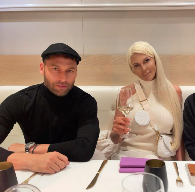 Jelena Karleuša i Duško Tošić su u braku od 2008. godine, a zajedno su dobili dvije kćeri