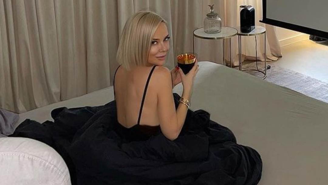 Maja Šuput u spavaćoj sobi