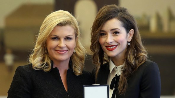 Kolinda Grabar Kitarović, Zrinka Cvitešić