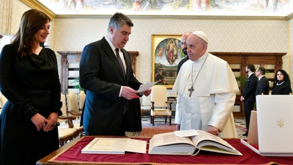 Sanja Musić Milanović i Zoran Milanović u posjeti Papi