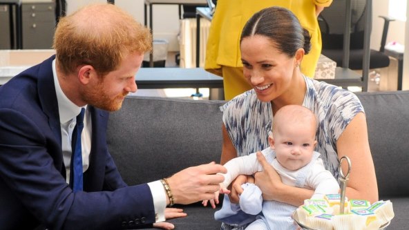 Meghan Markle, princ Harry i Archie poziraju sretni