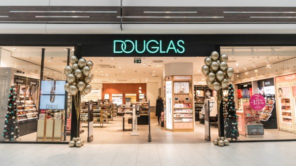 Novo uređena Douglas parfumerija