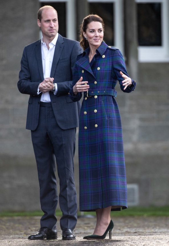 Kate Middleton u dugačkom kariranom kaputu
