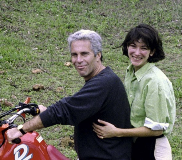 Jeffrey Epstein i Ghislaine Maxwell optuženi su za zlostavljanje i podvođenje maloljetnica