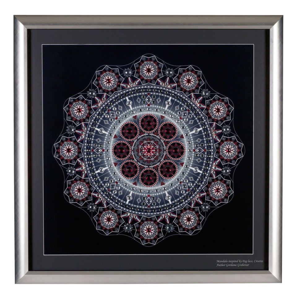 mandala-inspirirana-paskom-cipkom-osvojila-london
