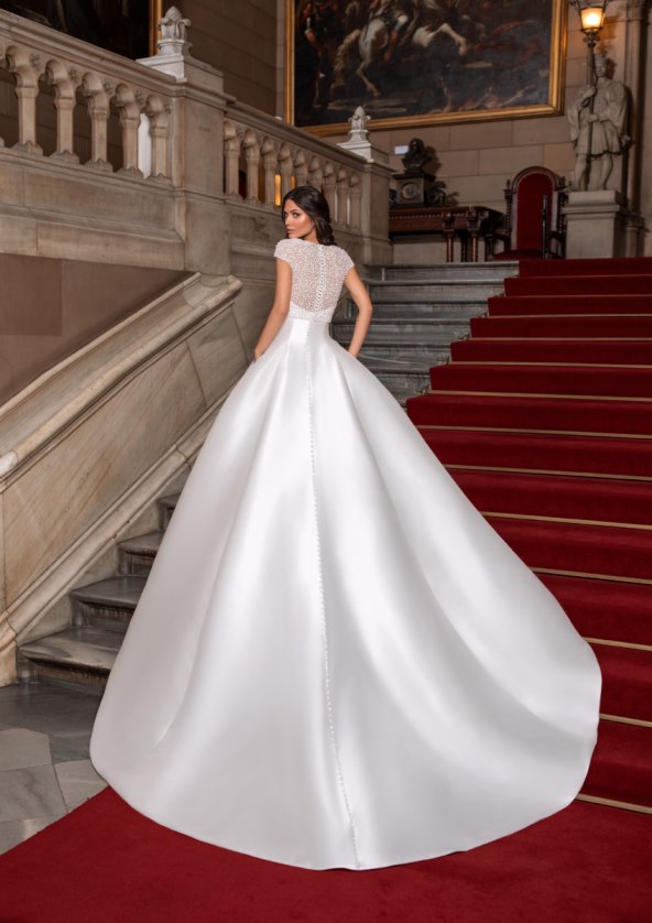 trendi-vjencanice-iz-pronovias-cruise-kolekcije-2021