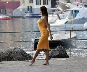 Madalina Genea na plaži