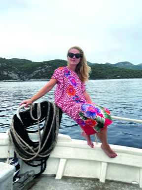 Barbara Kolar objavila fotografiju u narančastoj haljini
