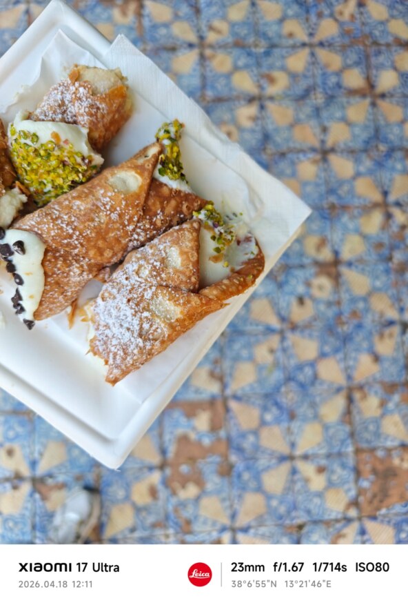 Canoli iz samostana Santa Caterina.jpg