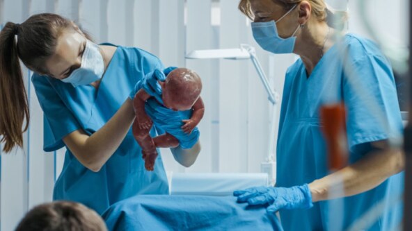 Hrvatskoj nedostaje primalja - za manje od 10 godina odlazi ih više od 800