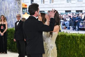 Hugh Jackman i Sutton Foster