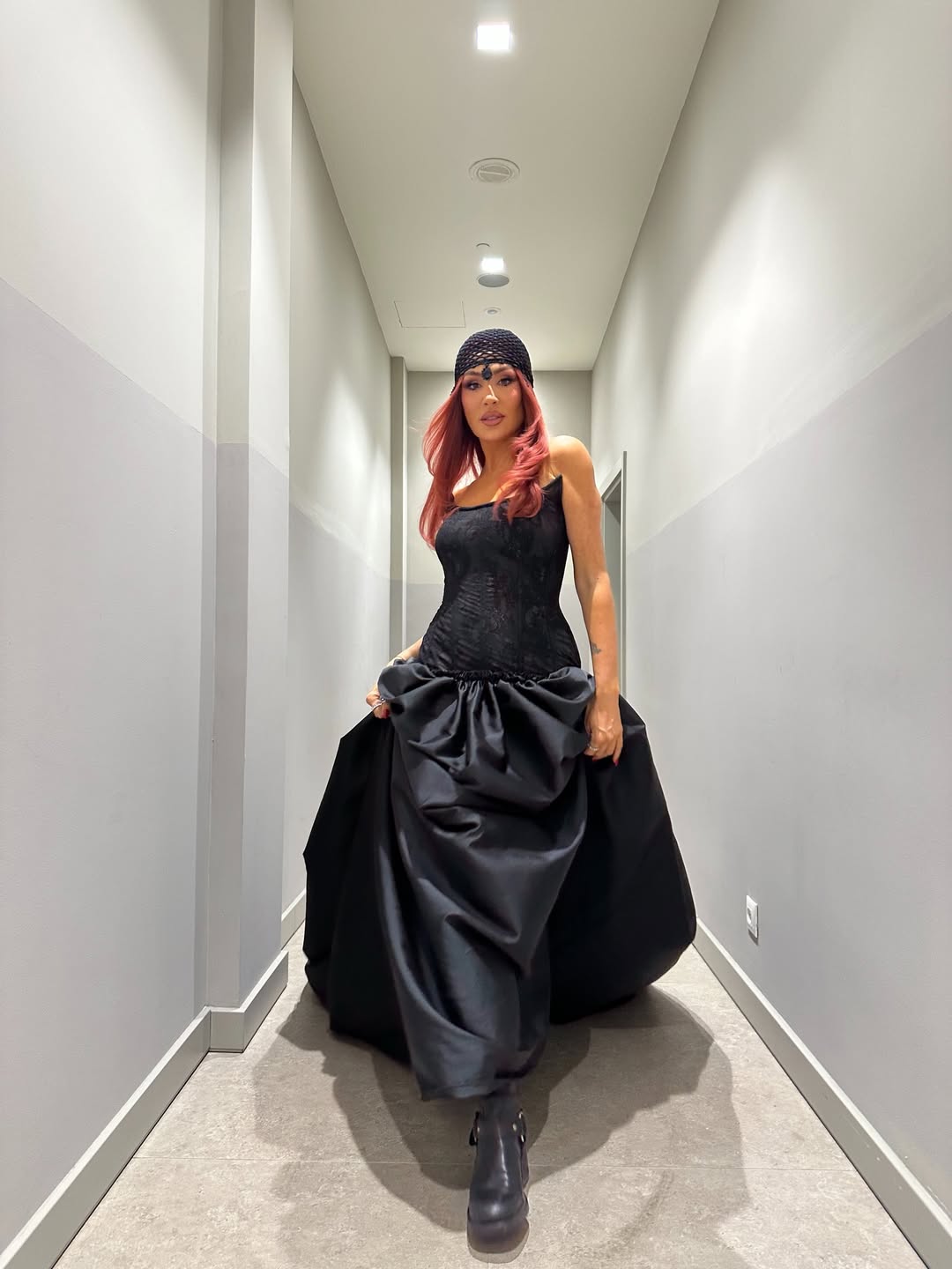 Svud oko mene demoni plešu… Čista ljubav soon 🖤 @adisosee.jpg