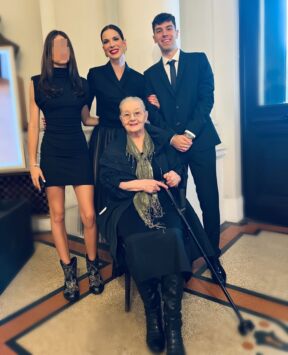 Bojana Gregorić Vejzović s djecom i majkom