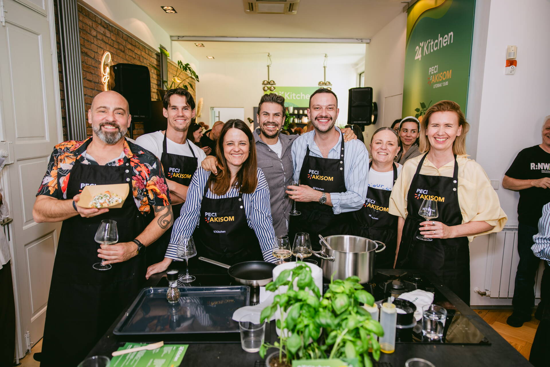 24Kitchen masterclass - polaznici 5.jpg