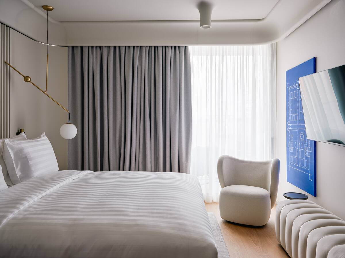403_Premium_Room_King_Balcony_3.jpg