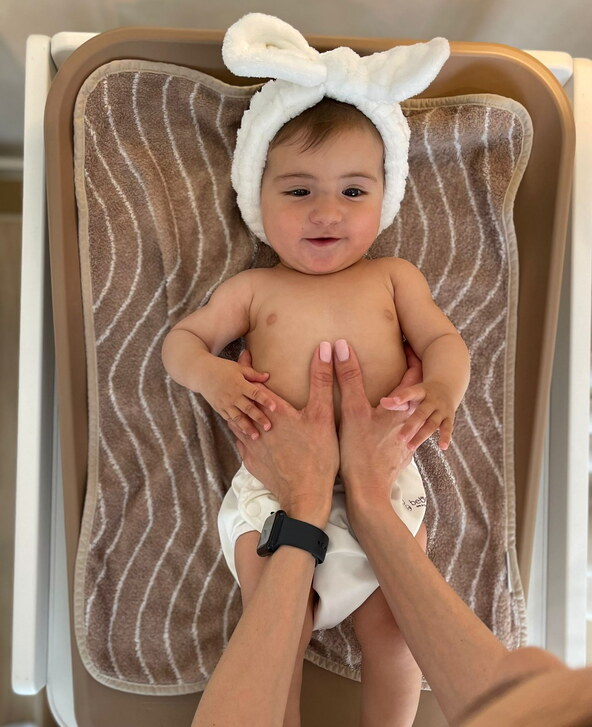 Baby spa za bebe: Kako hidroterapija i masaža utječu na razvoj, san i grčeve