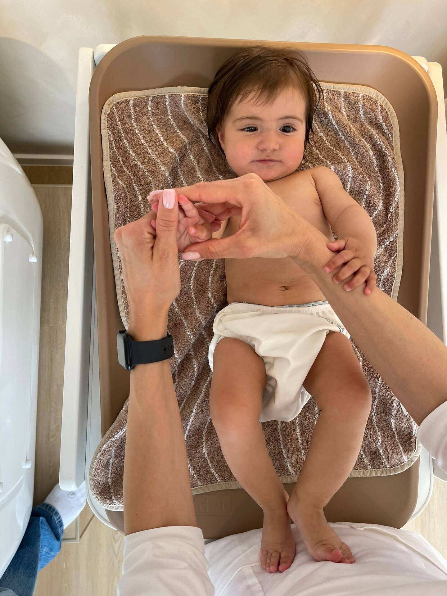 Baby spa za bebe: Kako hidroterapija i masaža utječu na razvoj, san i grčeve