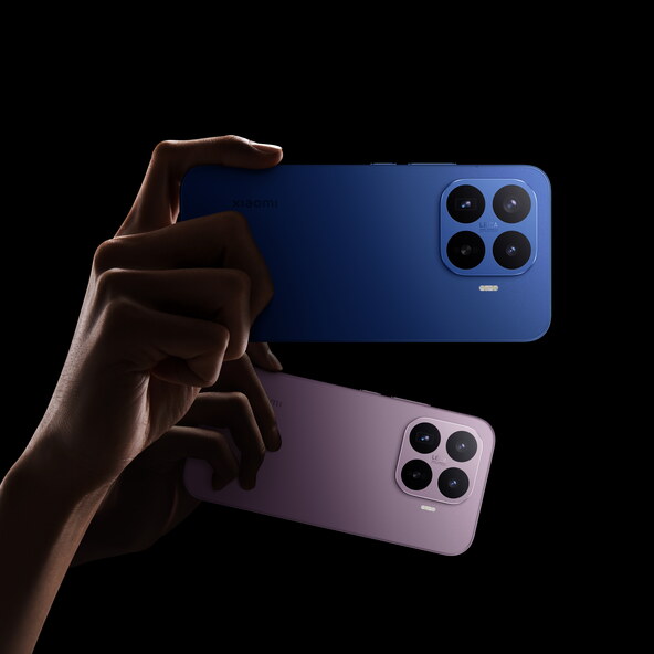 P12UA_handhold2_DBV_R5.jpg