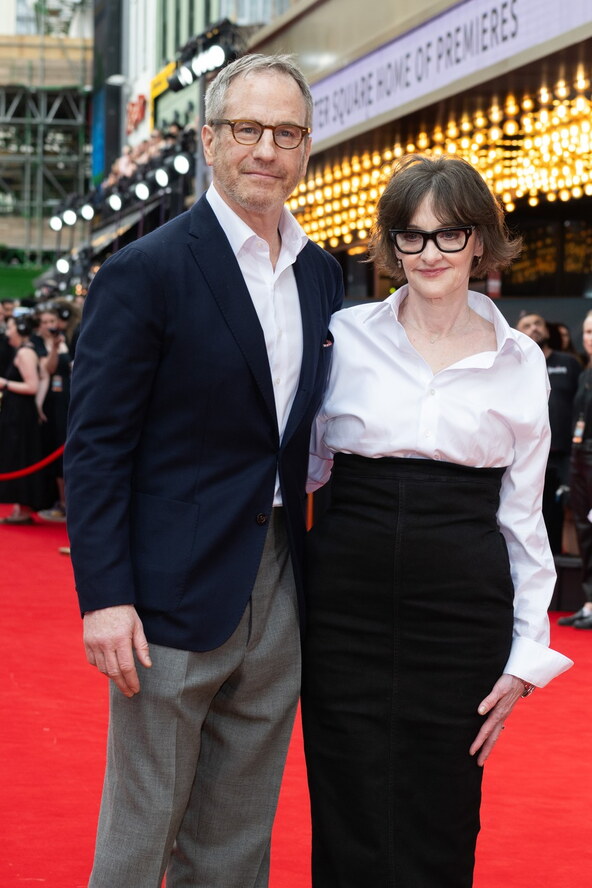 Joan Cusack i Richard Burke