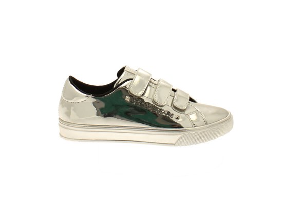 novo-chic-lice-sportske-elegancije-u-versace-jeans-kolekciji-tenisica