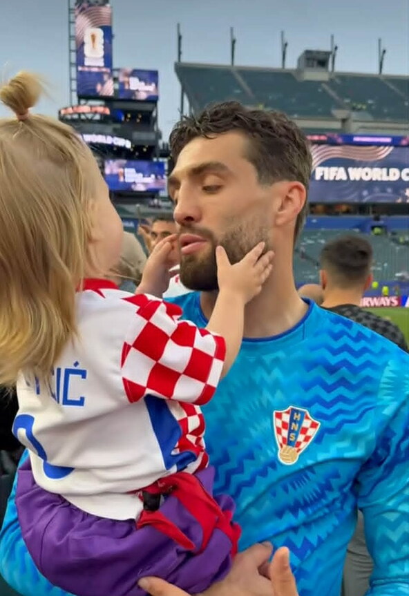Mateo Kovačić s kćerkicom Lunom