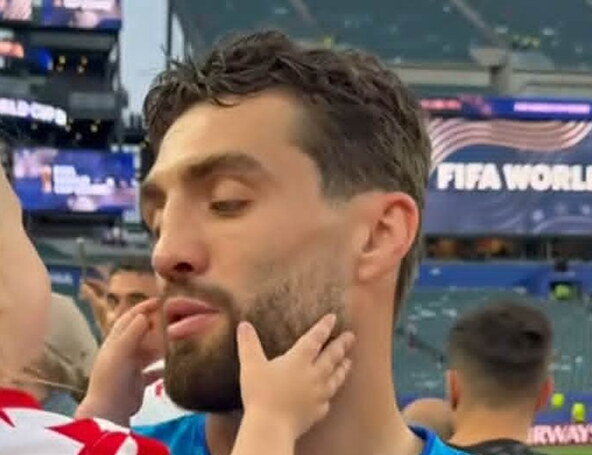 Mateo Kovačić s kćerkicom Lunom
