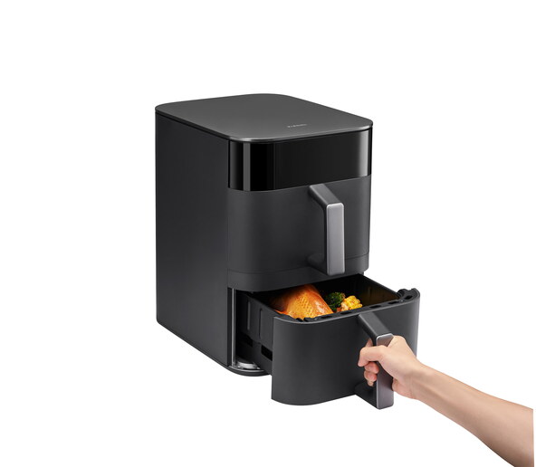 Xiaomi-Smart-Double-Stack-Air-Fryer-12L-Automatically-powers-off-when-removing-the-basket.jpg