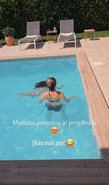 Kći Pamele Ramljak naučila plivati